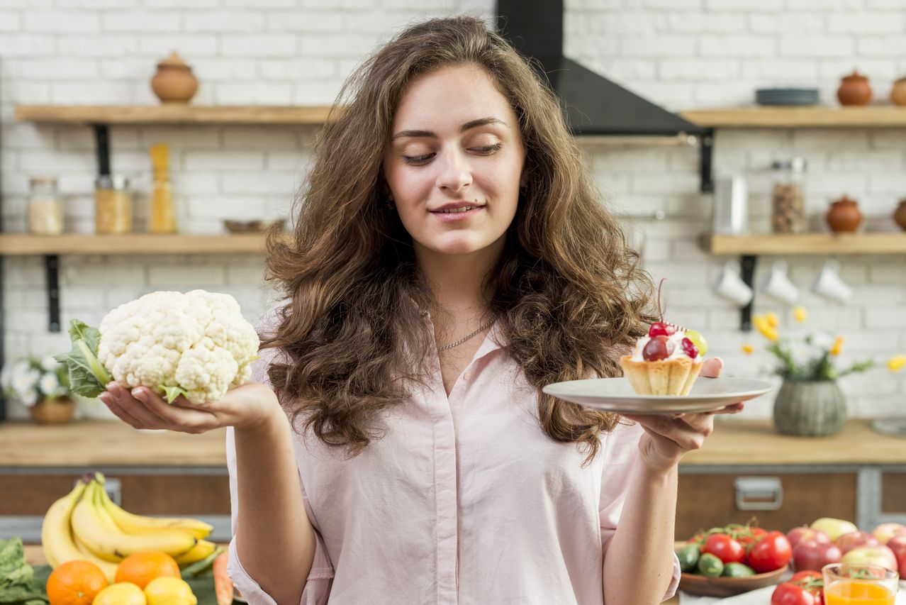 brunette-woman-with-cabbage-muffin (1)
