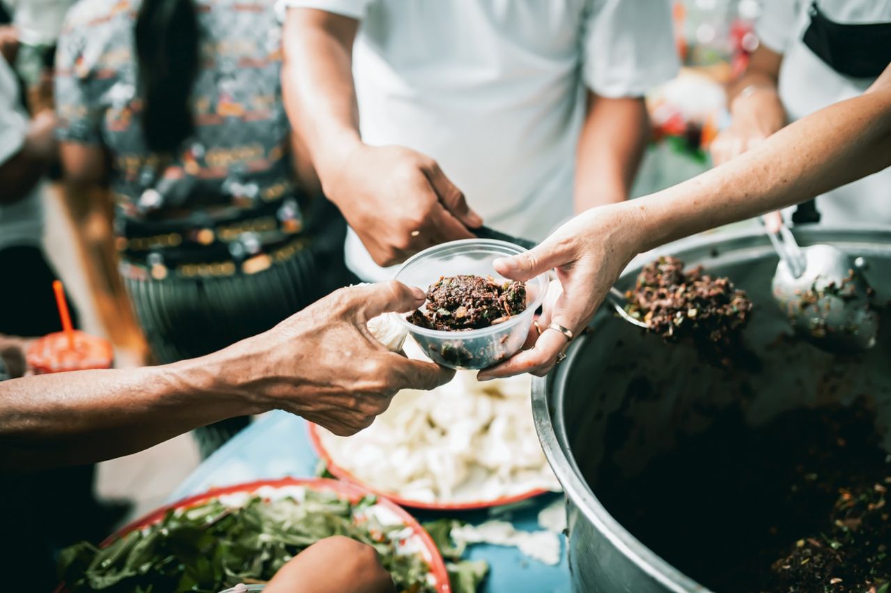 The concept of sharing: Participation in sharing food for the poor